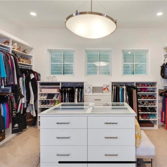 Meet your Posher, Sanaz + Spike the Yorkie! ❤️ - Picture 14 of 15